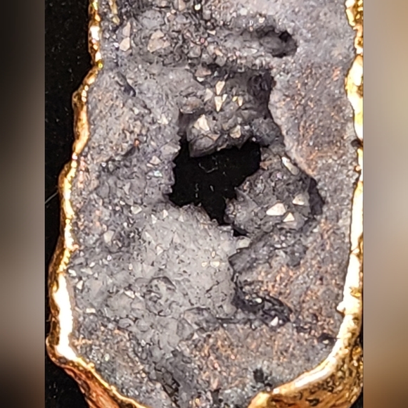 Absolutely Stunning Druzy Geode Necklace - Picture 4 of 8